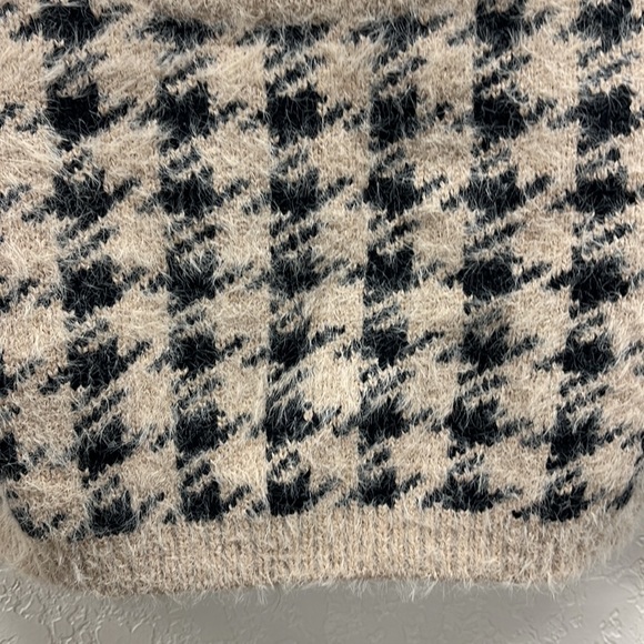 NA-KD Checked Cropped Knitted Top in Beige/ Black L - Picture 2 of 7